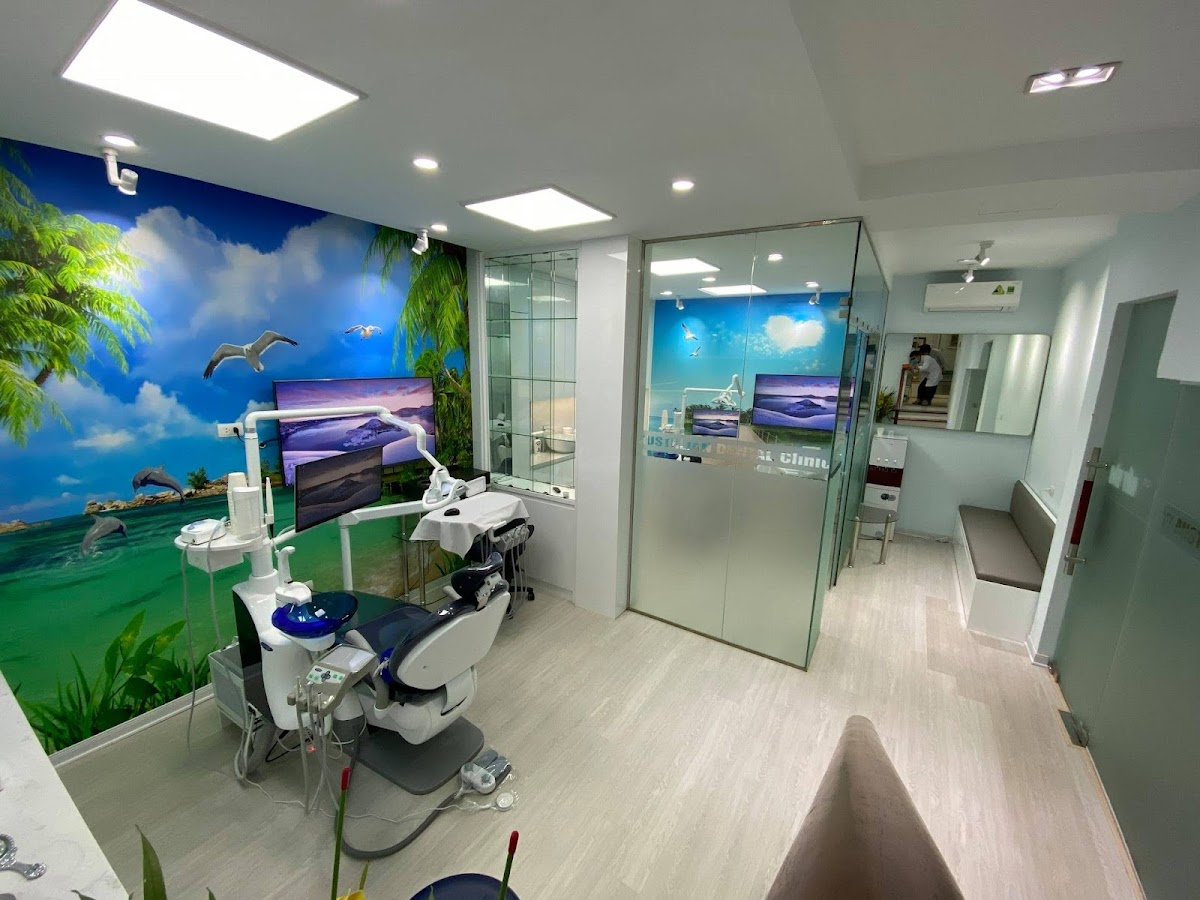 Nha Khoa Uc Chau dental clinic