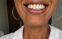 Dong Tay Hoi Ngo Dental Clinic