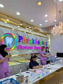 Phrakhanong Skytrain Dental Clinic
