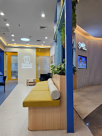 คลินิกทันตกรรม Smile Seasons Silom Complex