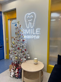คลินิกทันตกรรม Smile Seasons Silom Complex
