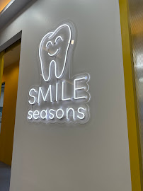 คลินิกทันตกรรม Smile Seasons Silom Complex