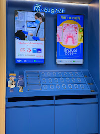 คลินิกทันตกรรม Smile Seasons Silom Complex