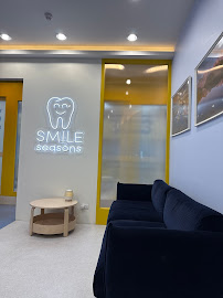 คลินิกทันตกรรม Smile Seasons Silom Complex