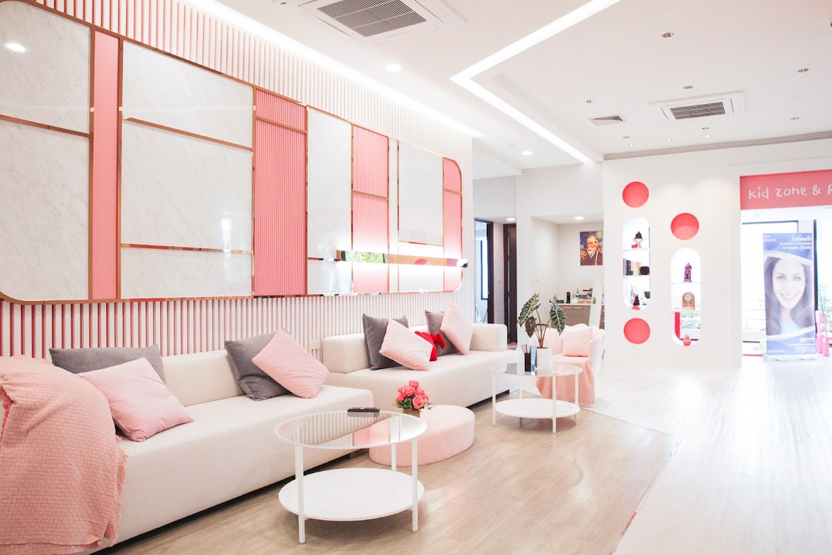 Punsook Smile Dental Clinic dental clinic in Bangkok