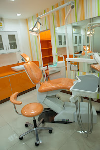 Udomsuk Skytrain Dental Clinic