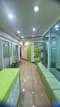 Bearing Skytrain Dental Clinic