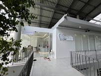 The Glass Smile Dental Clinic เดอะกลาสสไมล์ รากเทียม วีเนียร์ รักษาราก ครอบฟัน