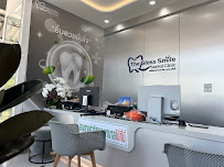 The Glass Smile Dental Clinic เดอะกลาสสไมล์ รากเทียม วีเนียร์ รักษาราก ครอบฟัน