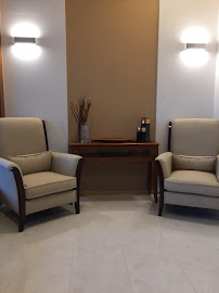 คลินิกทันตกรรม แอ๊บโซลูท Absolute Dental Clinic