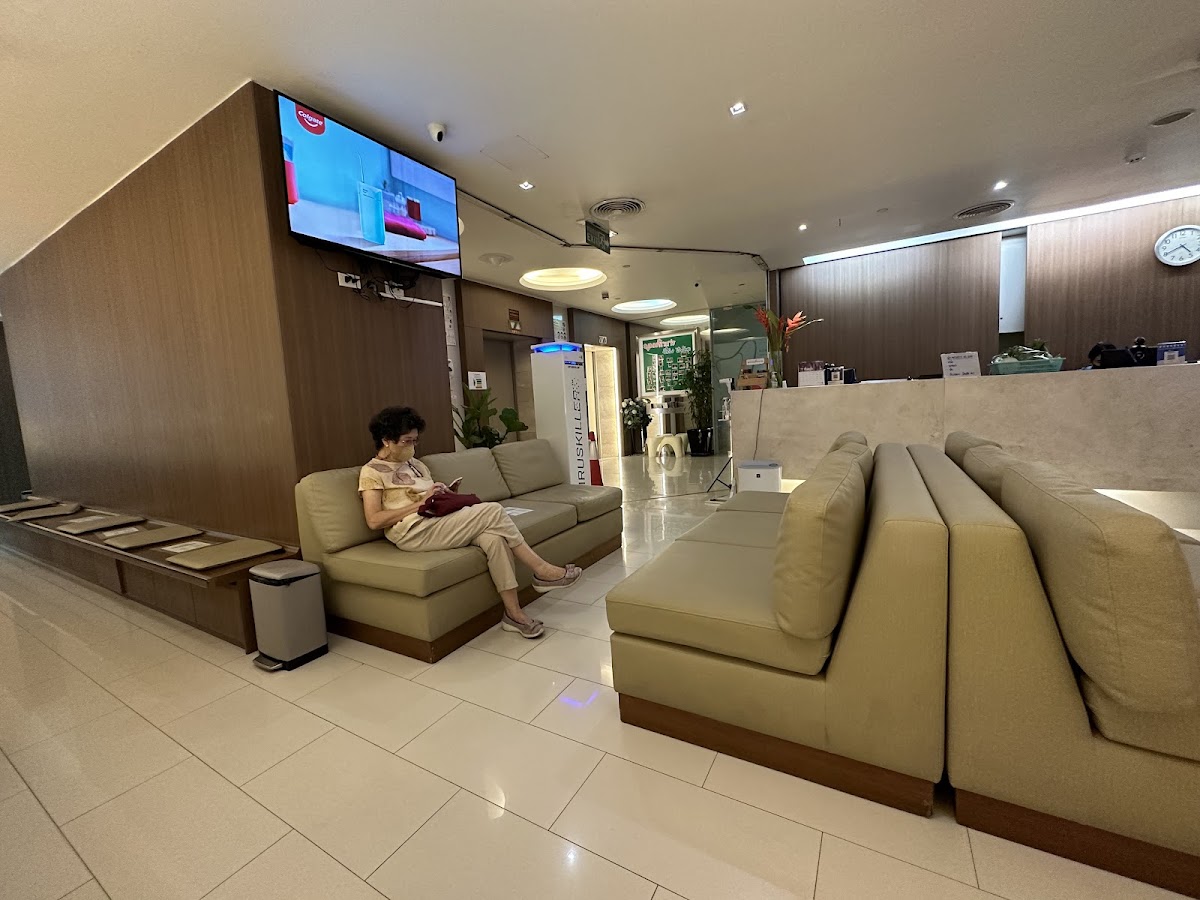Sompop Ampuch Dental Clinic dental clinic in Bangkok