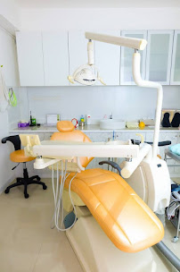 :D Dentist Dental Clinic