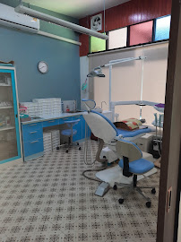 คลินิกทันตกรรมแอทโฮม (At Home Dental Clinic)