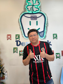 Dentiluck Dental Clinic เด้นท์ที่รักษ์ รากเทียม ฟันปลอม จัดฟัน ทำฟัน ฟอกฟัน ขูดหินปูน อุดฟัน รักษารากฟัน