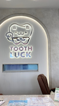 Tooth Luck Dental Clinic BKK คลินิกทันตกรรมทูธลักค์ ทำฟัน จัดฟัน กรุงเทพ-นนทบุรี