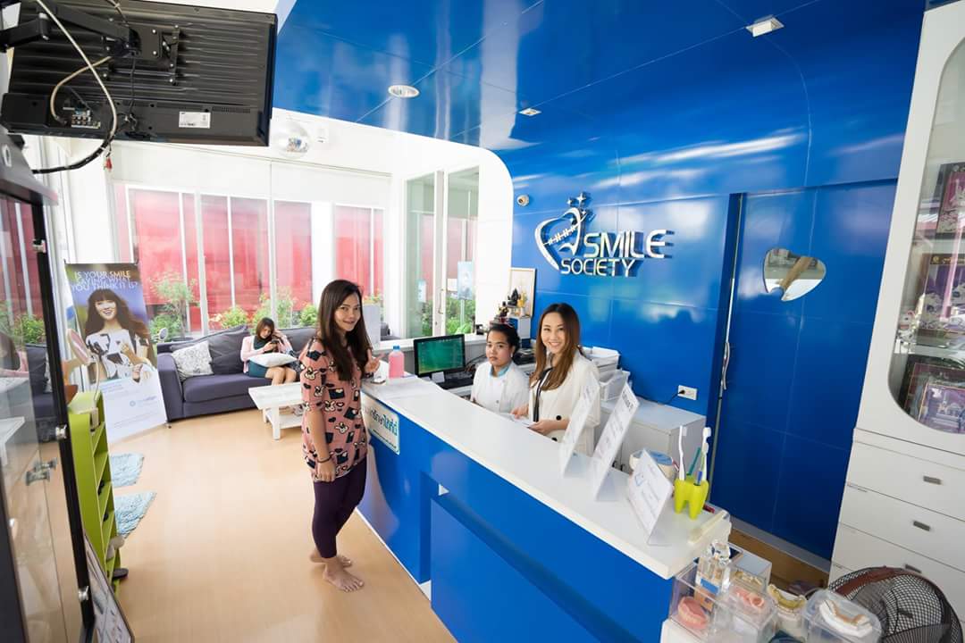 Smile Society Dental Clinic dental clinic in Bangkok