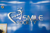 Smile Society Dental Clinic คลินิกทันตกรรม สไมล์โซไซตี้