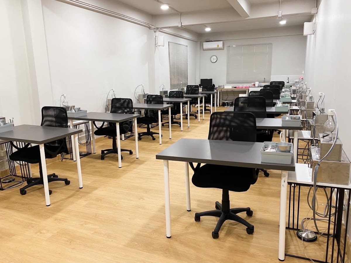 Craft Dental Training Center dental clinic in Bangkok