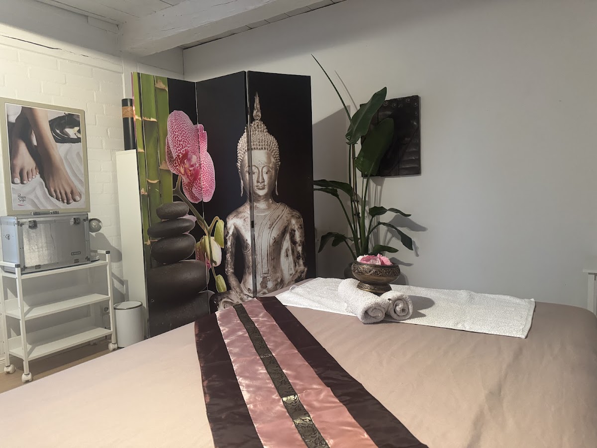 Ban Suan Dental Clinic dental clinic in Bangkok