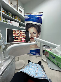 Dental Square Clinic คลินิกทันตกรรมเด็นตัลสแควร์ (สี่แยกเหม่งจ๋าย)