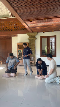 IV Drip Unicare Clinic Nusa Dua Siligita | 24 Hours Doctor | Rabies Vaccine Bali | STD Test + Bali Belly | Dentist