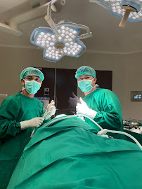 drg. Asnul Arfani, Sp.BM (Oral Maxillofacial Surgeon & Implantologist)