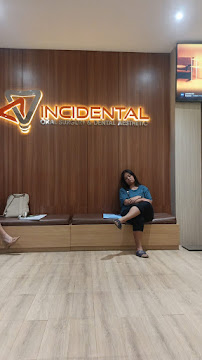Dokter Gigi Agus Dwi Sastrawan, Sp.BMM (INCIDENTAL) ORAL SURGERY & DENTAL AESTHETIC