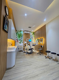 Dokter Gigi Agus Dwi Sastrawan, Sp.BMM (INCIDENTAL) ORAL SURGERY & DENTAL AESTHETIC