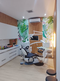 Dokter Gigi Agus Dwi Sastrawan, Sp.BMM (INCIDENTAL) ORAL SURGERY & DENTAL AESTHETIC
