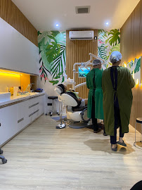 Dokter Gigi Agus Dwi Sastrawan, Sp.BMM (INCIDENTAL) ORAL SURGERY & DENTAL AESTHETIC