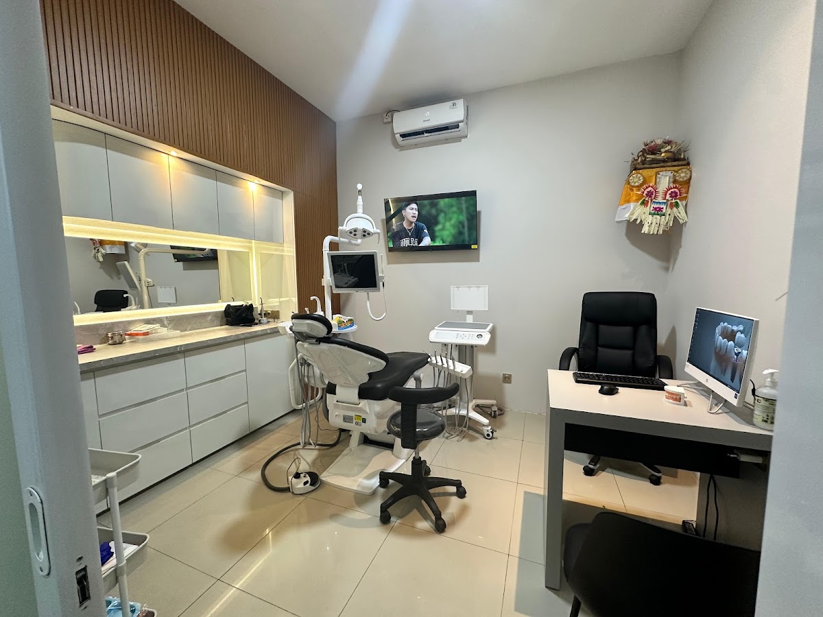 Praktek Dokter Gigi Drg. Nanda Denpasar dental clinic