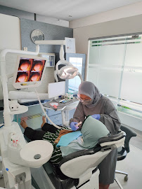 Praktik Mandiri drg. Dewi Anggraini, S.KG
