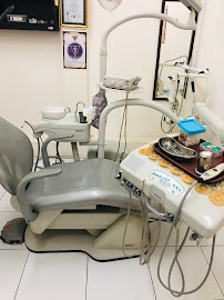 DOKTER GIGI / DENTIST KRISNA NUGRAHA
