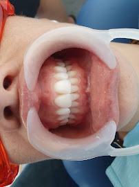 DOKTER GIGI / DENTIST KRISNA NUGRAHA