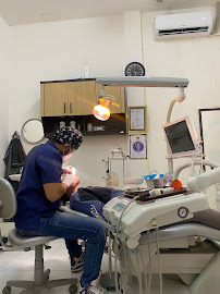 DOKTER GIGI / DENTIST KRISNA NUGRAHA