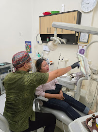 DOKTER GIGI / DENTIST KRISNA NUGRAHA