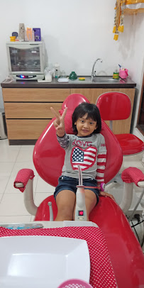 Praktik Dokter Gigi (dentist) - drg. Made Widnya Swari