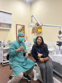 Dokter Gigi Agung Hostiadhi