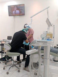 PRAKTEK DOKTER GIGI - drg. Cokorda Gede Krisna A (WSmile DC)