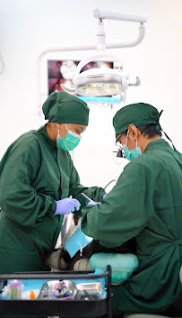 PRAKTEK DOKTER GIGI - drg. Cokorda Gede Krisna A (WSmile DC)