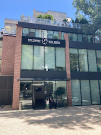 Blits Dental - Kakhaber Kharebava Dental Clinic | ბლიც დენტალი - სტომატოლოგიური კლინიკა