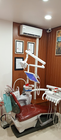 Glimlach Dokter Gigi & Implan Denpasar – drg. Ita Paramita