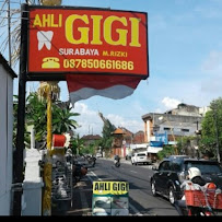 Ahli Gigi M. Rizki