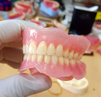 TUKANG GIGI PUSAT DENTAL BALI