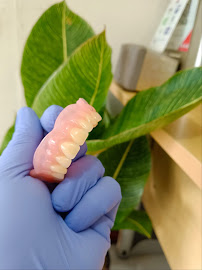 TUKANG GIGI PUSAT DENTAL BALI