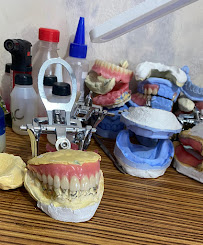TUKANG GIGI PUSAT DENTAL BALI
