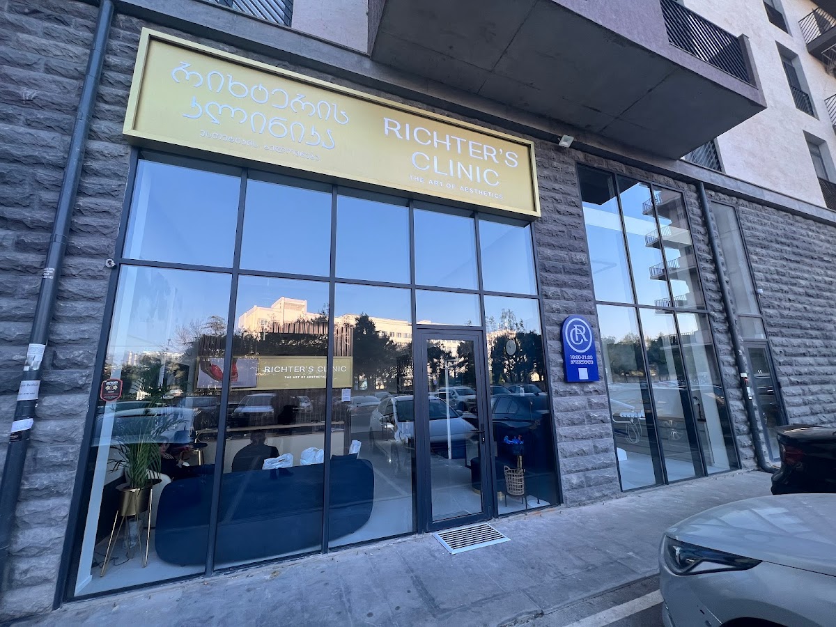 Richter's Clinic cosmetic dentistry