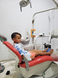 Kumara Dental Care Ubud (drg. D G Adikumara)