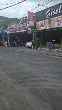 Unicare Dental Ubud | Dentist + Teeth Cleaning + Teeth Whitening | Dental Implants