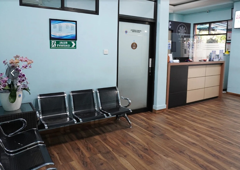 Drg I Dewa Made Ari Ratna Kusuma dental clinic
